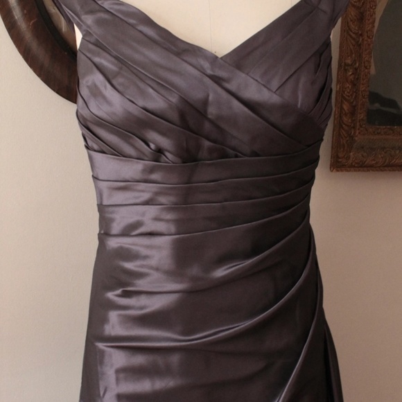 2000's NWT Plus Size Purple Satin Belsoie Off the Shoulder Pleated Evening Gown - Picture 4 of 8